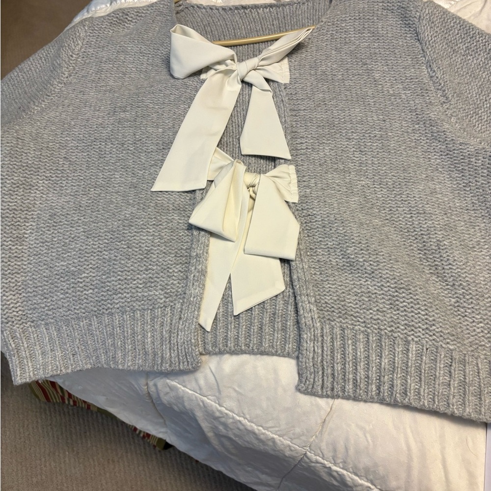 Women's Gray Sweater with Cream Accents
